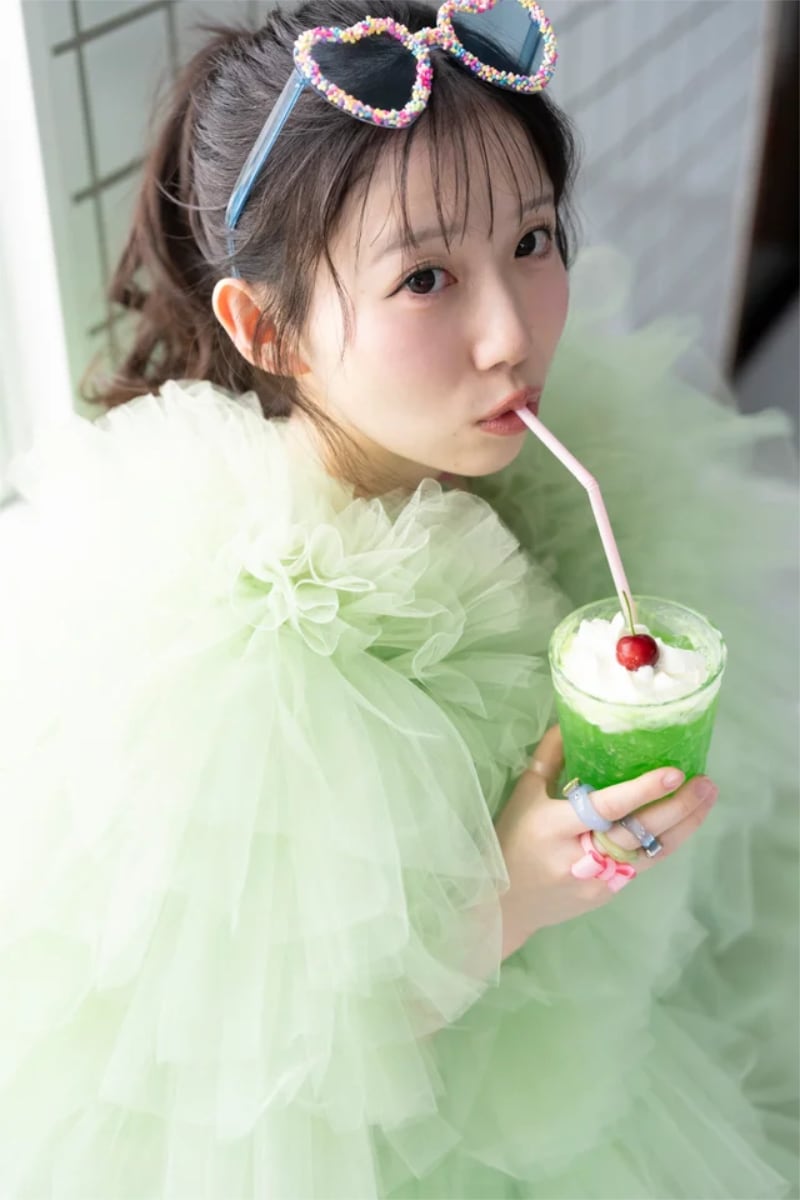 ドラマチックレコード新居歩美を味わい尽くせる1st写真集、その名も