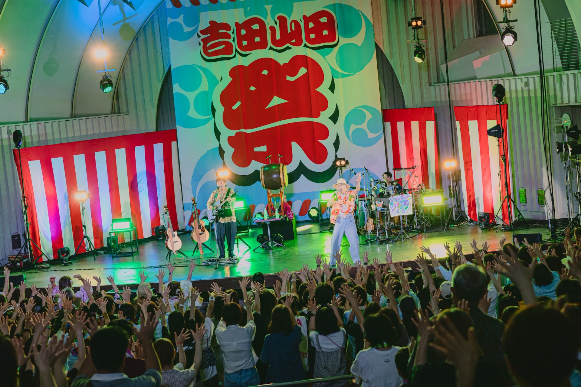 吉田山田が夏恒例「吉田山田祭り」でChageと大合唱、17周年ライブ開催の発表も