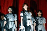 左から山﨑天、田村保乃、森田ひかる。