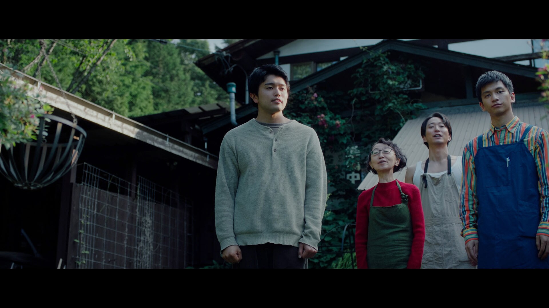 King Gnu井口理主演の映画「逃げろお嬢さん」場面写真を一挙公開