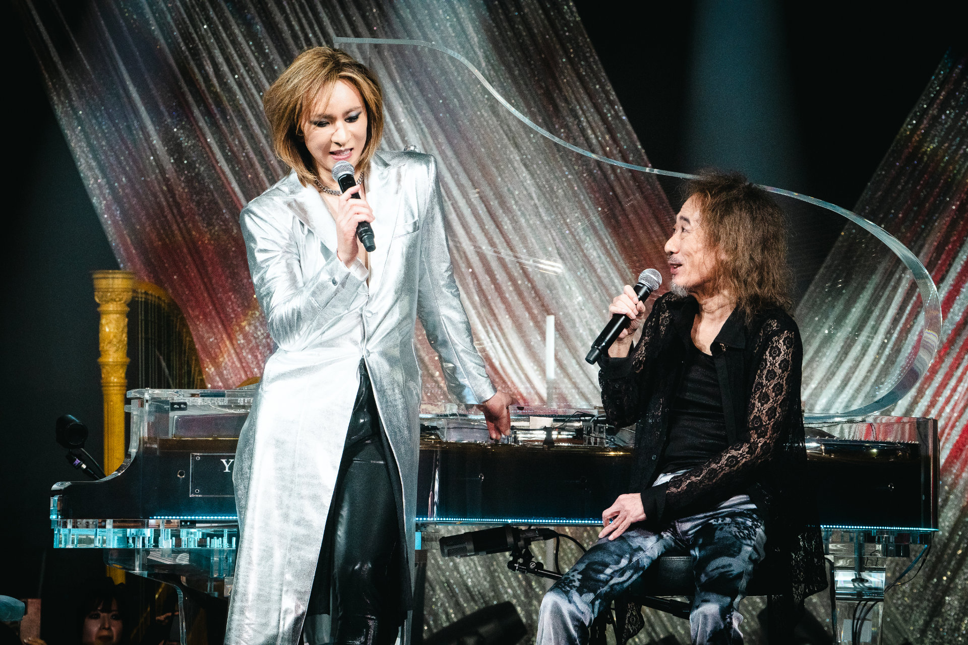 YOSHIKIはディナーショー100回を達成したロックスター、PATAとの再会に涙