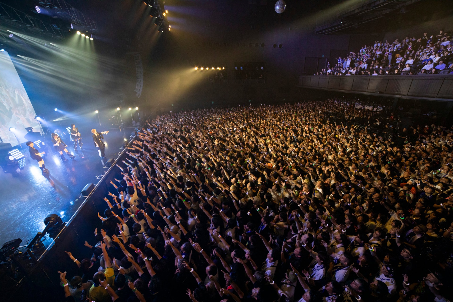 ExWHYZが解散、ラストライブ「光」全30曲で見せた4人の集大成 - 音楽