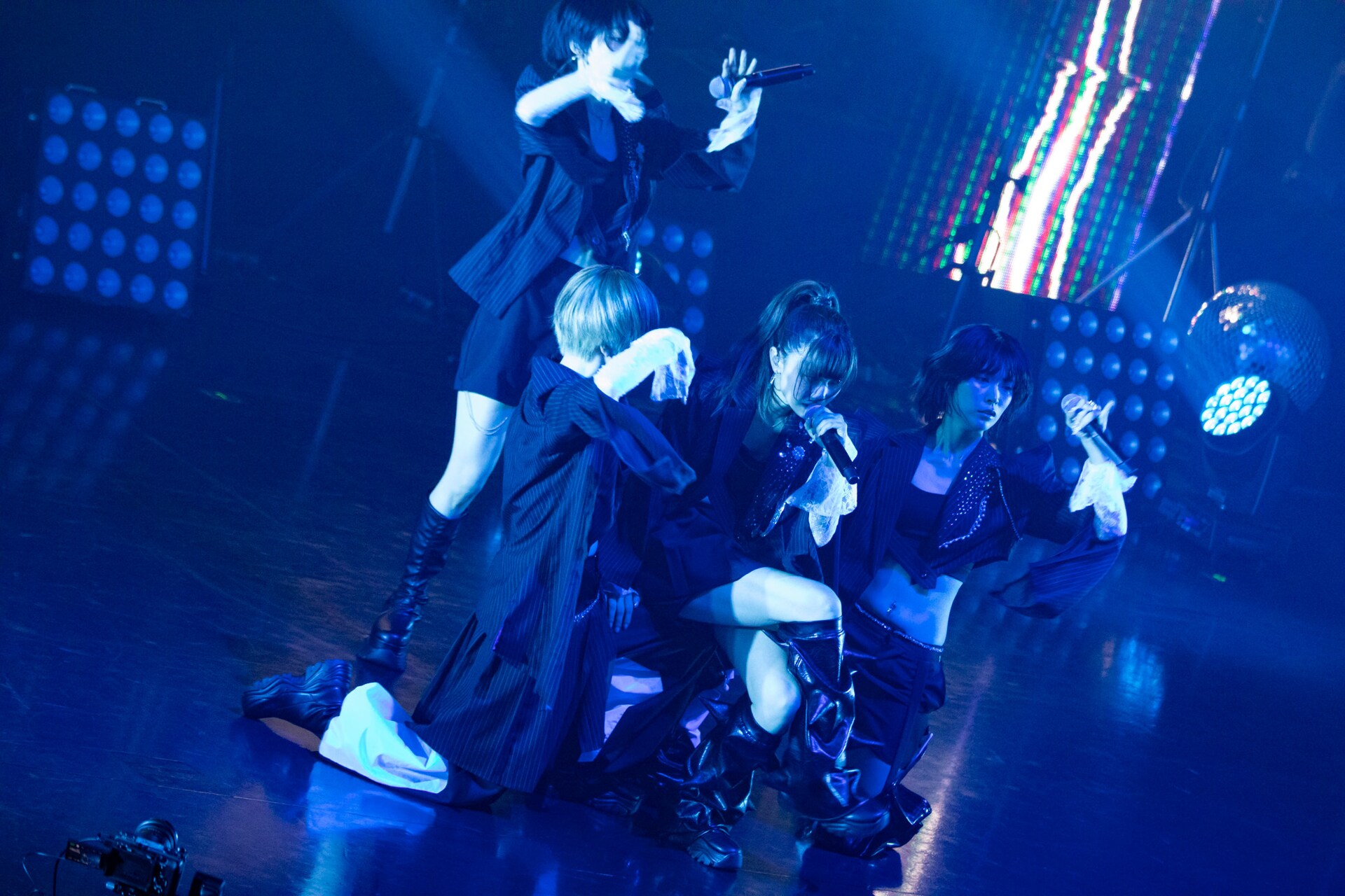 ExWHYZが解散、ラストライブ「光」全30曲で見せた4人の集大成 - 音楽