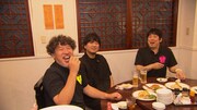 左から常田真太郎（スキマスイッチ）、秦基博、大橋卓弥（スキマスイッチ）。©︎ABCテレビ