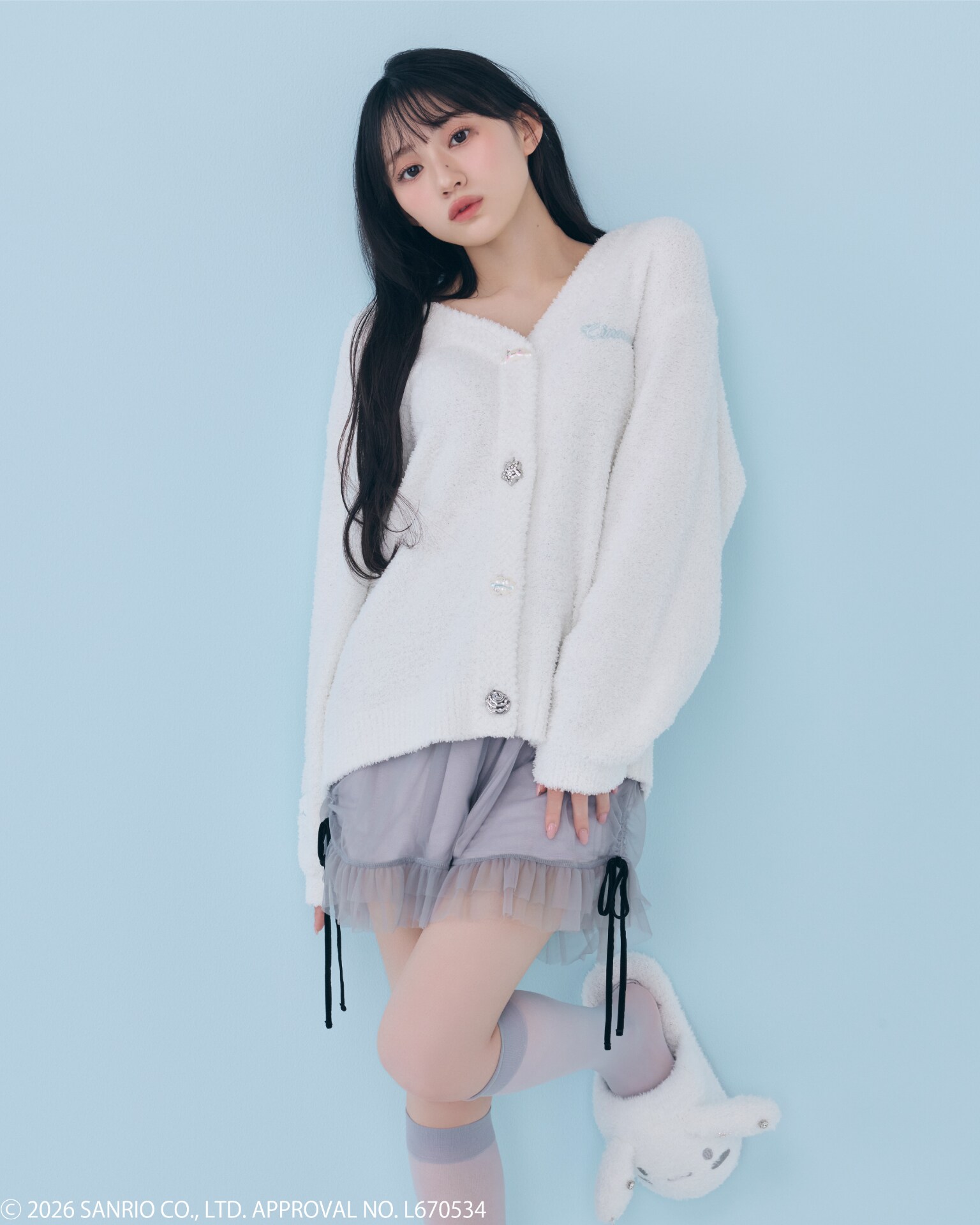乃木坂46川﨑桜がシナモンと出会う、シナモロール×SNIDEL HOMEコラボ