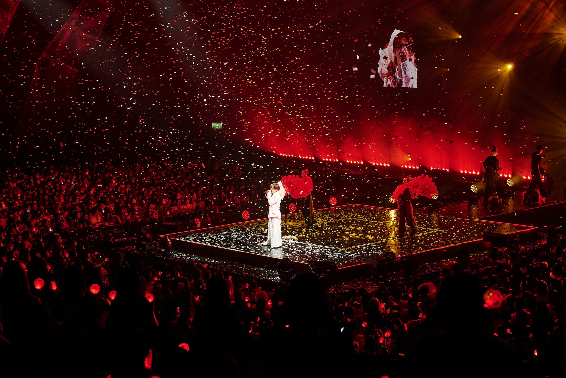 山田涼介が「RED」の世界観を再構築した初アジアツアー、おなじみの