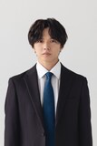 「ダウト -15年目の復讐-」より、佐藤大樹（EXILE、FANTASTICS）扮する奥沢雪路。 ©ytv