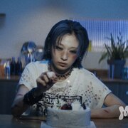 HANAのLEE JISOOソロデビュー曲「MISMATCH」MV公開、映像に彼女が歩んできた道のりを重ねて