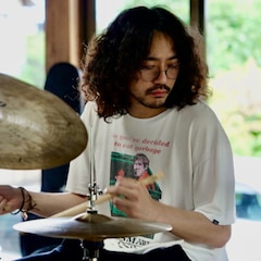 正確なリズムが叩けなくなったドラマーの葛藤、NHKドキュメンタリーで密着