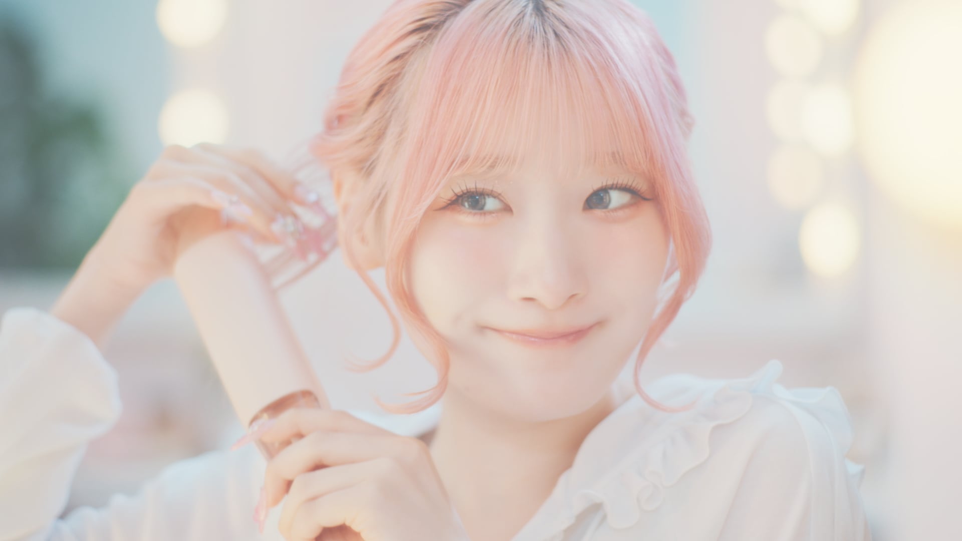 茅原実里、大興奮のCD工場見学で念願の生サイン記入 - 音楽ナタリー