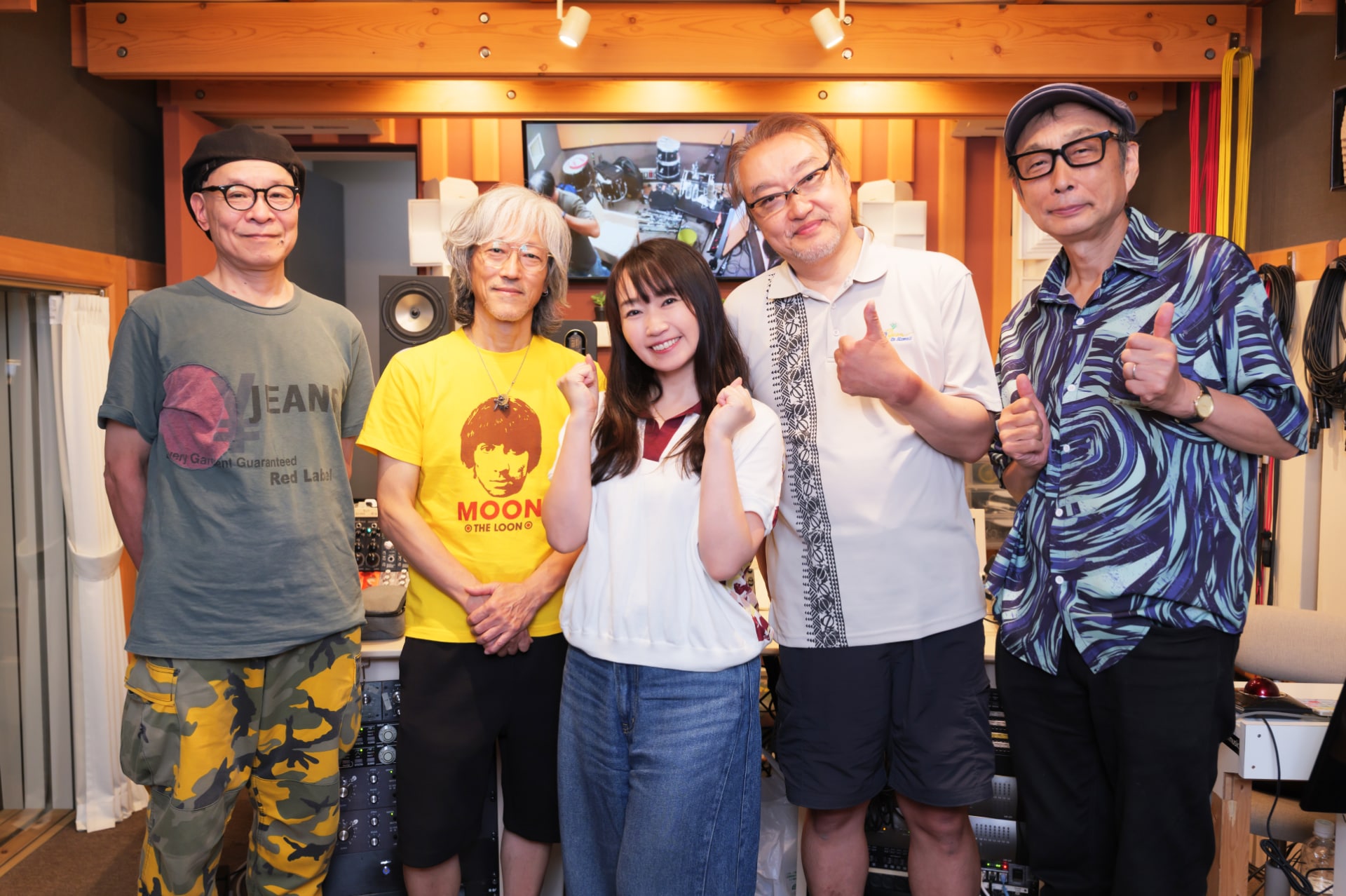 水樹奈々、最新ツアーTOYOTA ARENA公演の勇姿がクールなTシャツに