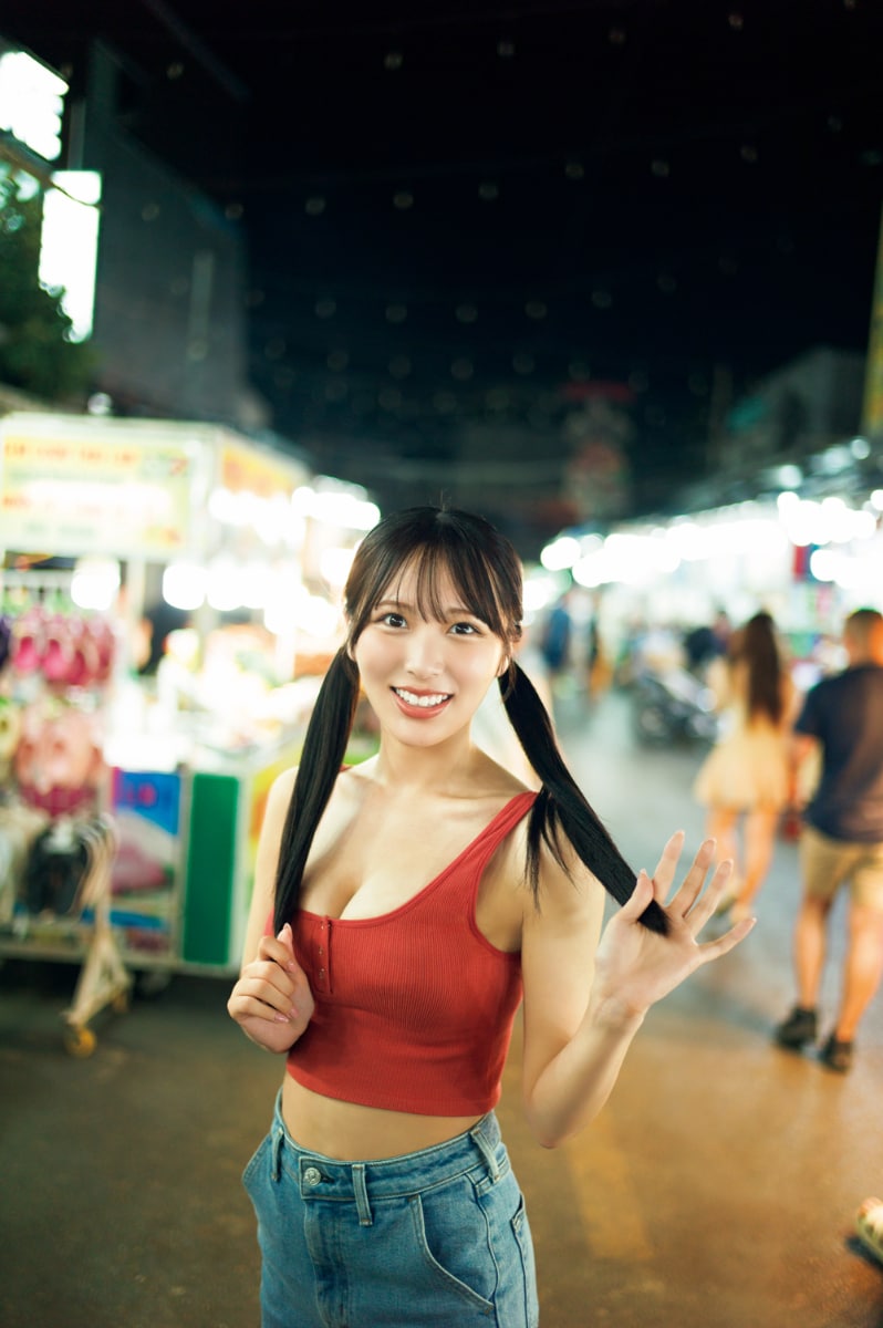 ≒JOY逢田珠里依1st写真集が本日発売、新規カット3枚公開 - 音楽ナタリー