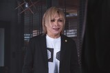 「ブラックトリック～裁きを操る弁護人～」に出演する鬼龍院翔（ゴールデンボンバー）。©フジテレビ