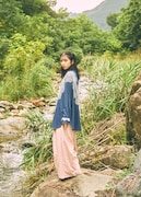 earth music&ecologyの2026～2027年秋冬シーズンモデルを務める井上玲音（Juice=Juice）。