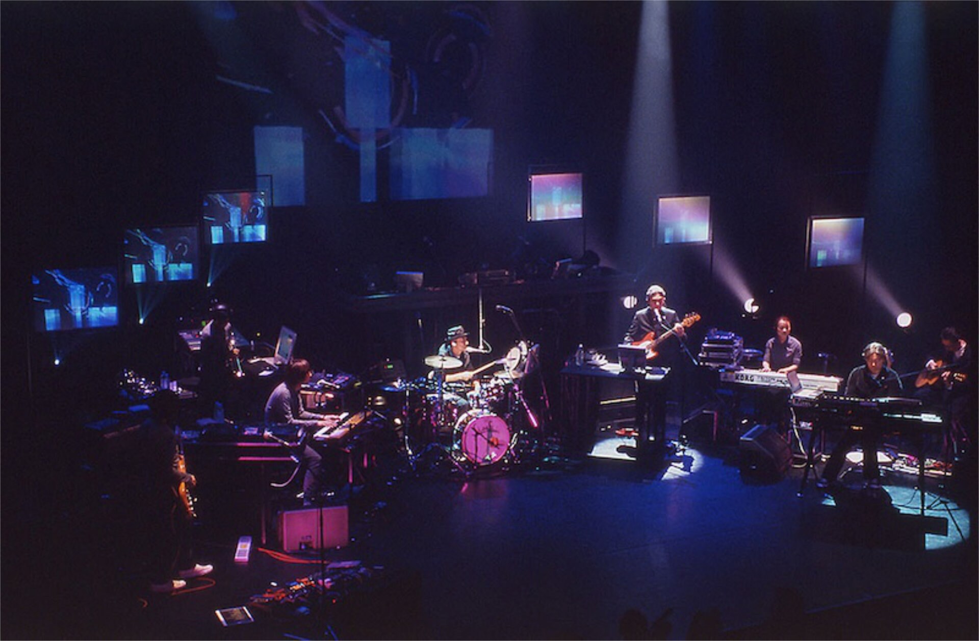 WILD SKETCH SHOW -SKETCH SHOW LIVE 2002-」の模様。 [画像ギャラリー