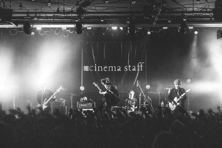 cinema staffのライブ写真。