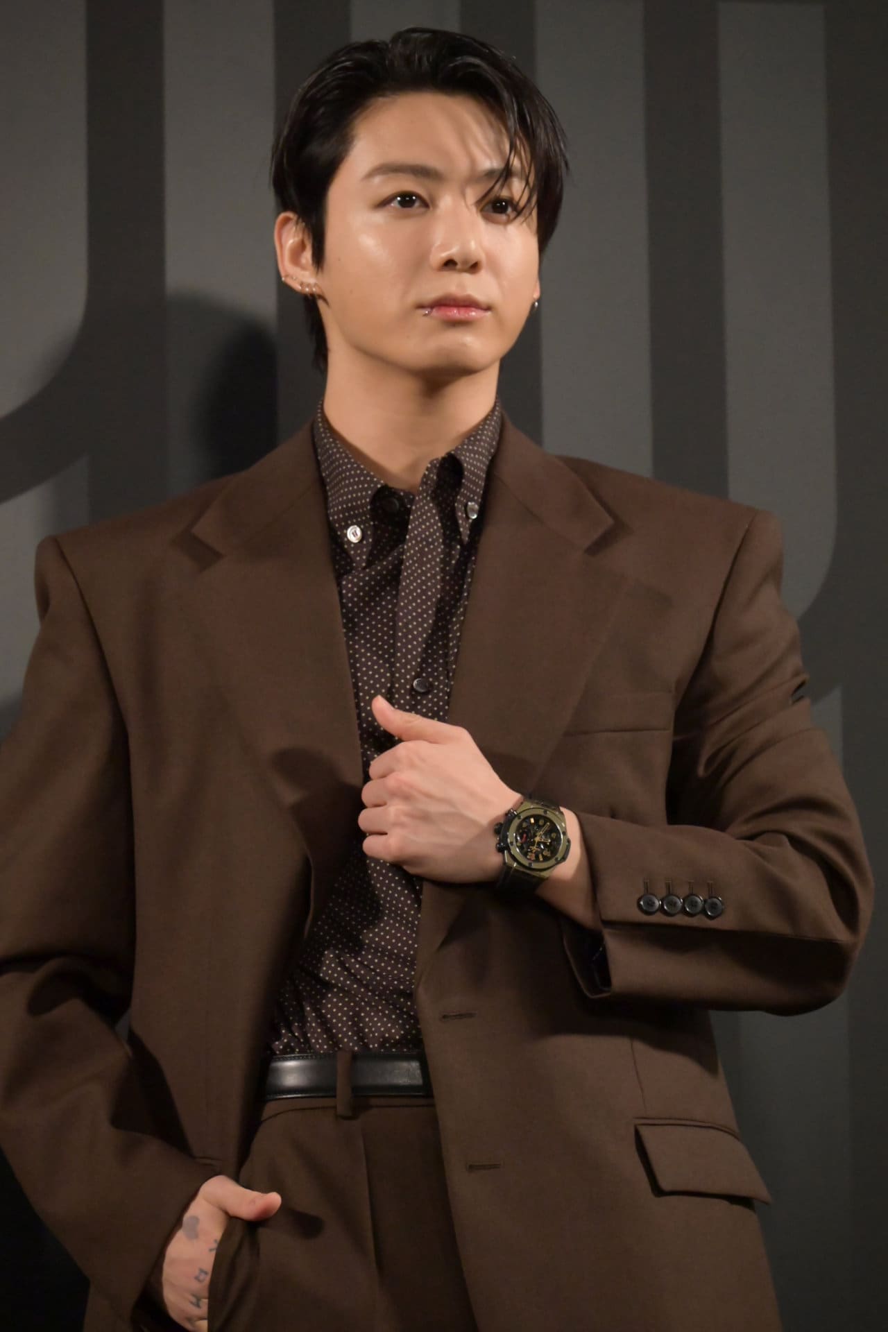 銀座の夜にBTSジョングク、「HUBLOT NIGHT」登場にファンや通行人が