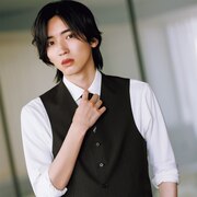 なにわ男子・道枝駿佑が「Oggi」登場、大学時代の後輩として転職先で頼もしくリード