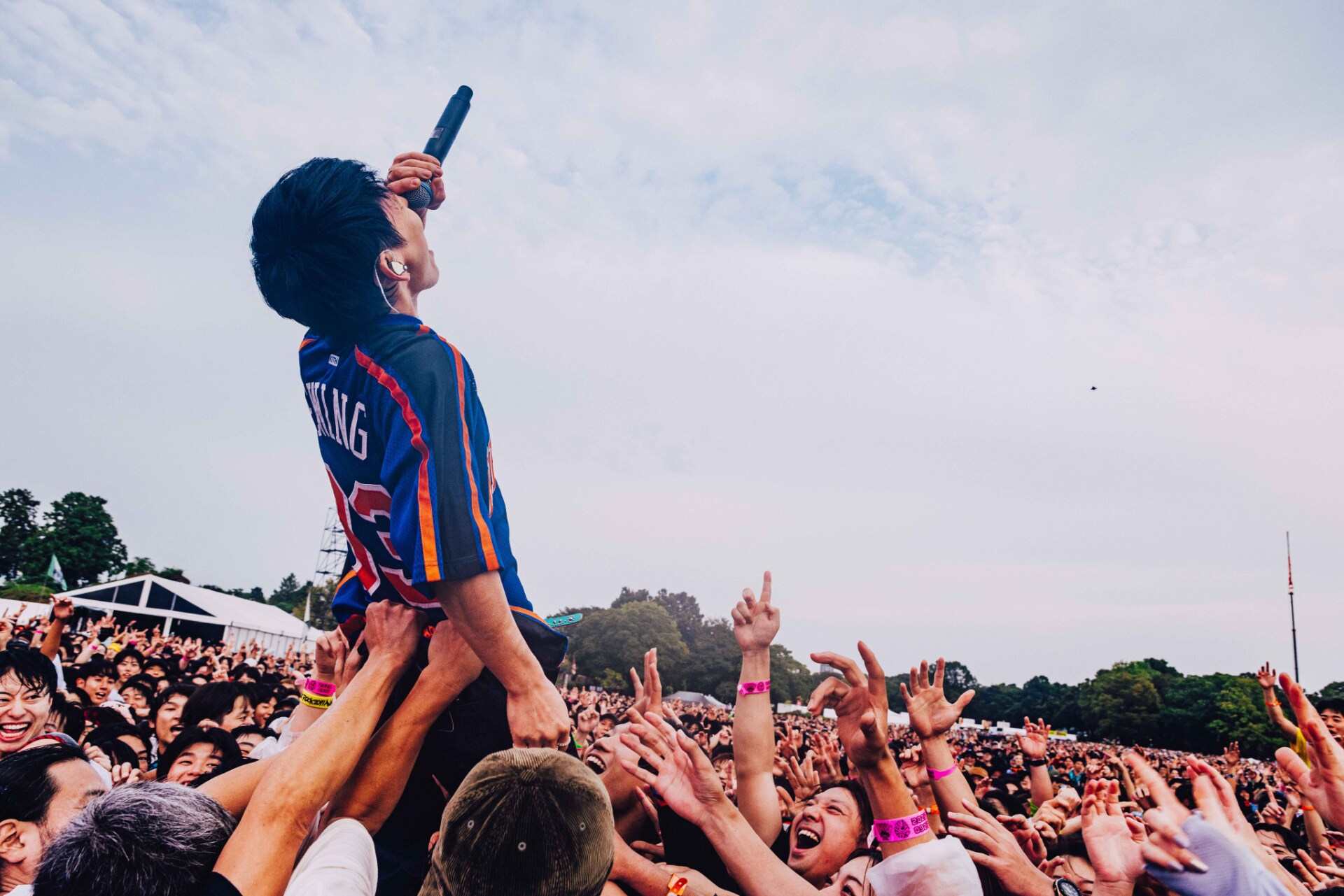 UVERworld 35点まとめ売り 未使用多数 ⚠︎写真別途掲載中 UVERworldのライブの様子。（Photo by toya） [画像ギャラリー 17/20