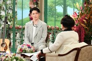 左からMIYAVI、黒柳徹子。 ©︎テレビ朝日