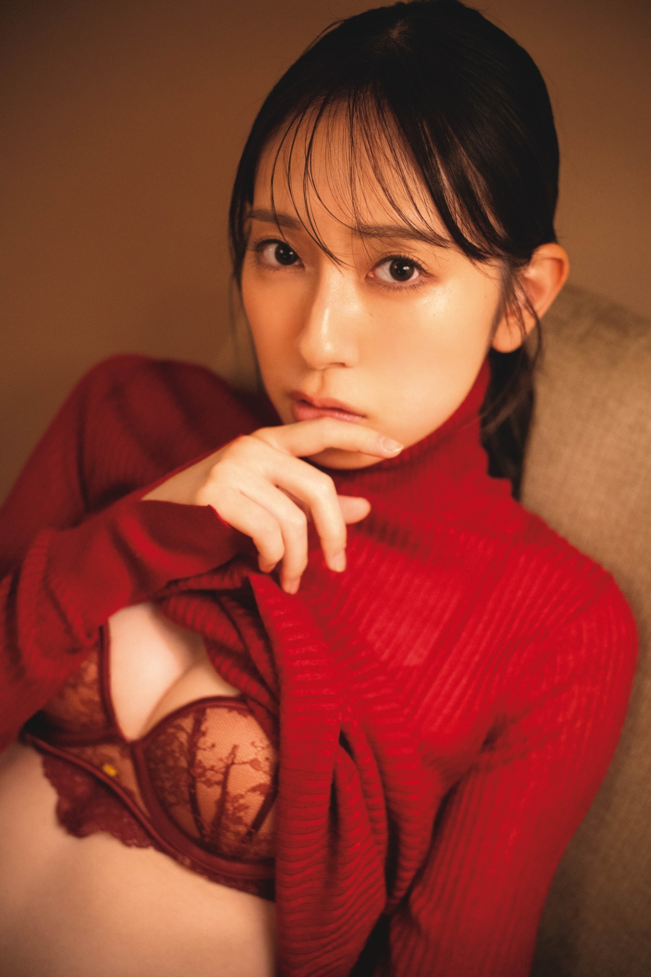 日向坂46金村美玖がオーストリア湖畔で水着に、曇り女だが快晴に