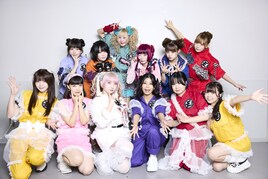 ゆるめるモ！15周年突入ワンマンに歴代メンバー集結、新たな旅立ちを歌う「インデペンデンスデイ」初披露