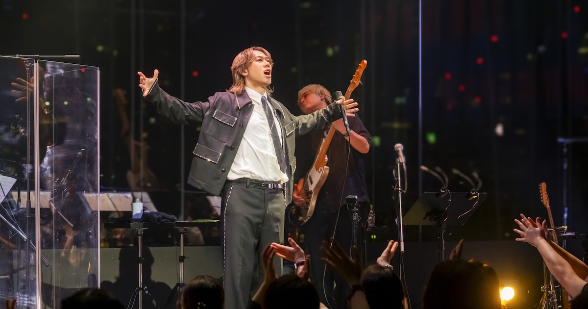 川畑要が六本木の夜景を背に熱唱、初のビルボードライブツアーで藤井風らカバー