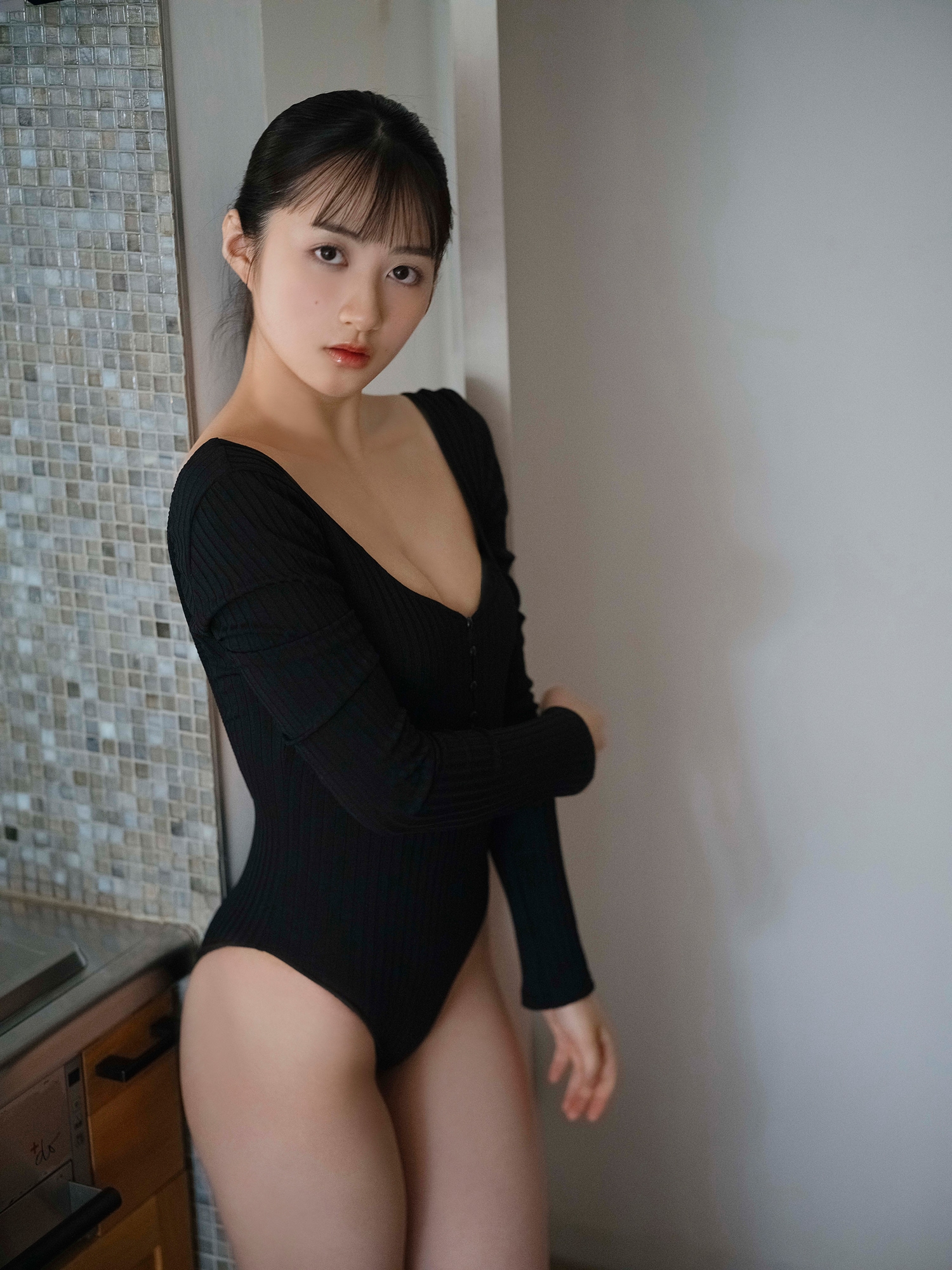 柏木ひなた（私立恵比寿中学）の2ndソロ写真集「Dear.」より。 [画像