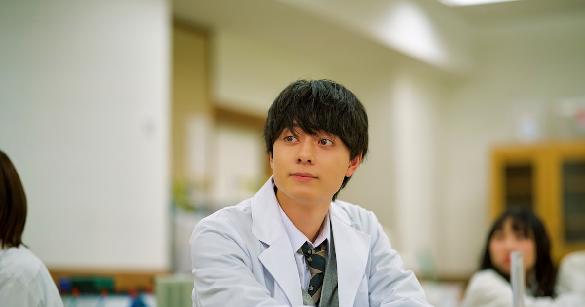 映画「ない花」新カットに作間龍斗を静かに見つめる原菜乃華　角銅真実のサントラ配信も