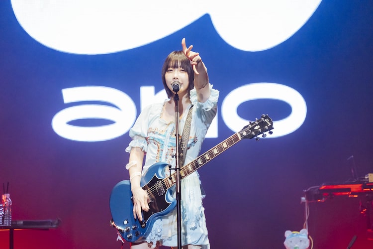 anoが初の韓国ワンマンでフロア駆け回り熱唱、韓国語交えたMCで現地ファンと心をひとつに
