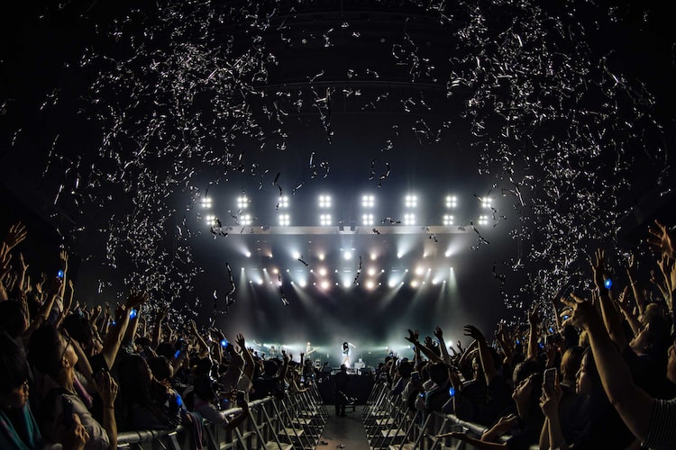 anoの韓国ワンマンライブの様子。（撮影：横山マサト）