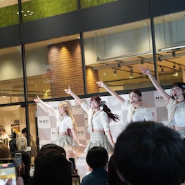 @onefiveが渋谷の真ん中で7周年をお祝い、大盛況のフリーライブで初Zeppへ弾みをつける