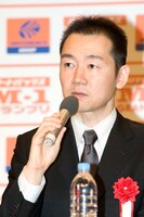 朝日放送東京支社制作部部長の岩田潤氏は「2001年視聴率9％でスタートしたM-1だが、関西は3年連続で30％を超えている。もはやM-1はスターを輩出する番組。M-1の決勝に進出することはオリンピックに出場することと同じくらいのブランド力がある。M-1の魅力はその瞬間に新たなスターが生まれるのを見られることと、ガチンコの芸の争いが見られるところ」と、放送局の視点からM-1の魅力を語った。