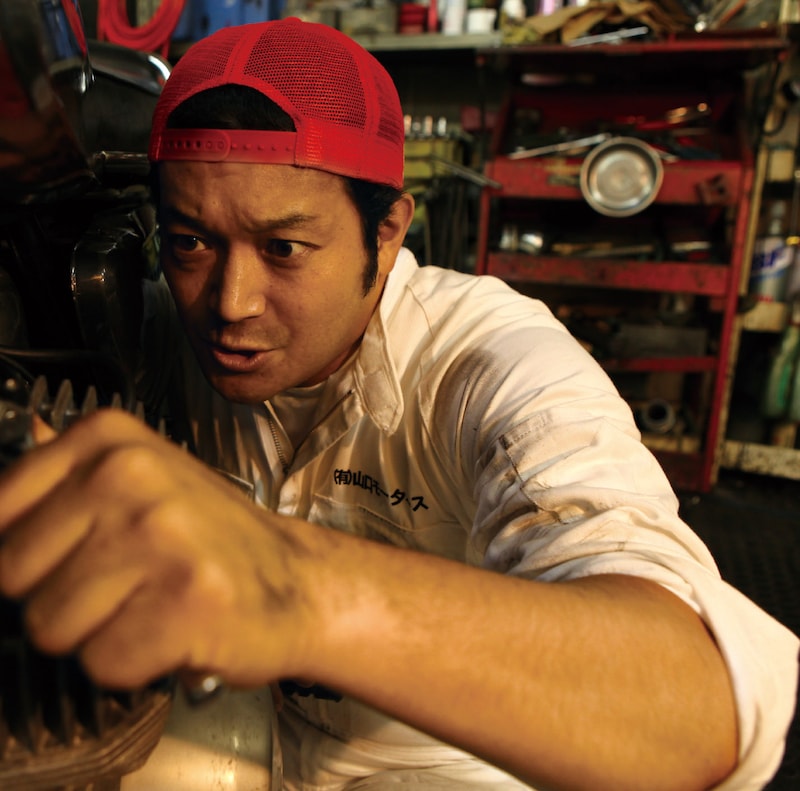 アルバム「（有）山口モータース」。ぐっさんの美声と、どこか懐かしいメロディを存分に堪能できる1枚だ。