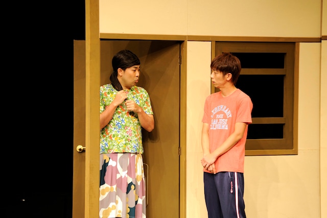 近所の女性が後藤の部屋に押しかける理由は果たして……。 (c)よしもとアール・アンド・シー