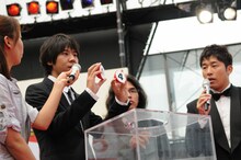 ロッチは好順番の「4」を獲得。