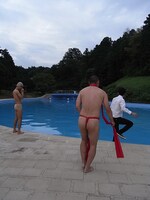 初のプール対決を制するのは!?