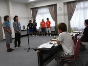 ネタ講習では、時間の限りネタをみてもらえるチャンスがある。「ファンクドッグ」は「いきなりツッコミが怒っているのはおかしい」等基本の注意を受け、改善後見事に「ネタ見せ」出場を果たした。