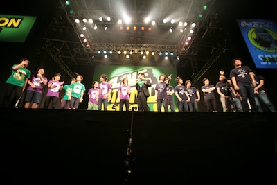 7月に行われたLIVE STAND 09では「ラ・ゴリスターズVSシュール5」が開催された。結果はカリカ率いるユニット「シュール5」の勝利。 (c)よしもとクリエィテブ・エージェンシー