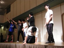 夕食争奪のギャグ合戦にて、最後飛び入り参加した田畑藤本が、生徒にまさかの敗退。