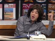 コント「旅行代理店」。藤原得意の、気の小さい人が偉そうにする顔。