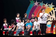 今田耕司司会で行われた「よしもと男前・ブサイク芸人トークスペシャル」。