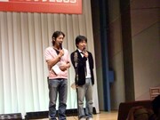 MCでは、功力の家族ネタが次々と。男ばかりの6人兄弟の5男、母親がどこに行くにも原付のヘルメットを脱がない、父親の浮気などのトークに、出場者の緊張もほぐれた様子。そんな功力の単独ライブは10月30日渋谷シアターDにて開催。