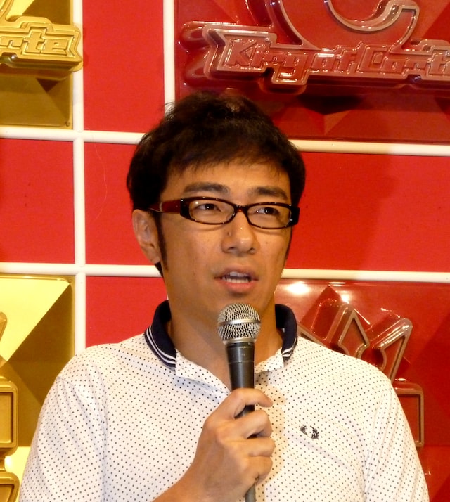 角田は質問が終わったあとの記者の「ありがとうございます」という挨拶に対して、もはや慇懃無礼ともいえるくらい丁寧な口調で「とんでもないです」と、絶妙なタイミングで返し、優勝会見で一番となる会場の爆笑をさらった。