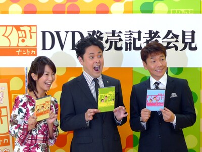 カメラマンからの「ビンカン顔、お願いします！」のリクエストに応えるくりぃむしちゅー。