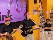 フォークデュオかくれんぼが飛び入りゲスト参加。名曲「埋められた」を長い時間披露した。最後はサビの「埋められた～」を参加者と一緒に強制大合唱。奥で自称大物プロデューサーが彼らを見守っている。