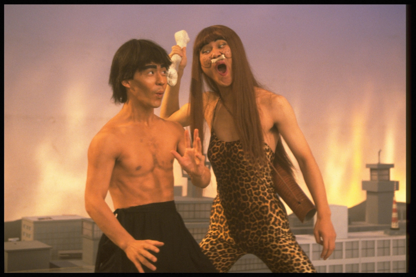 テルース・リーと原始ギャル (c)2009フジテレビ