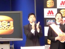 H・A・P・P・Yな司会進行で会場を盛り上げたA・B・E・K・O・J・Iあべこうじ。挨拶やかけ声などを促すも大人の反応を見せる会場に「レディオ感覚でお届けします！」とめげない名司会ぶりを披露。