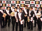 藤森の「ぼくバーガー」ギャグで攻め続けたオリラジだったが、最後には、あっちゃん参加で「ダブルバーガー」に。