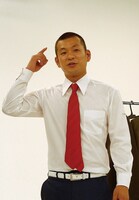 演歌好きの益子卓郎。